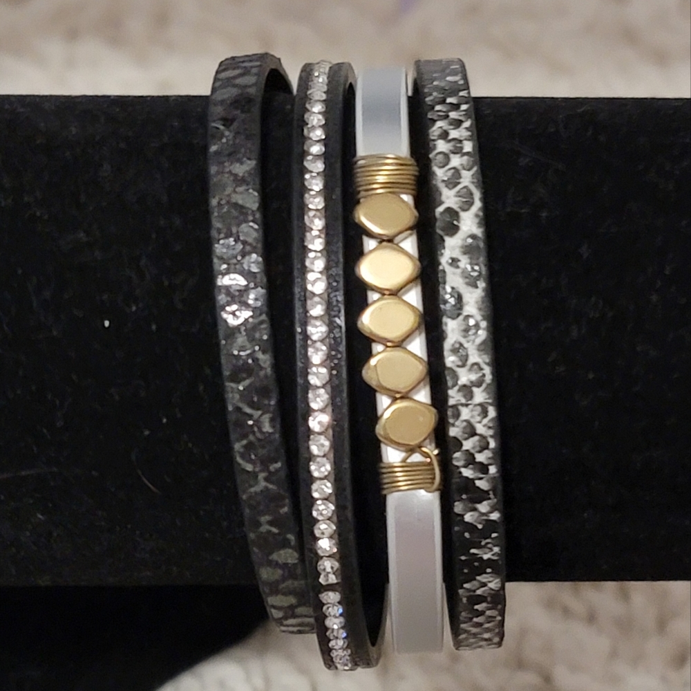 Animal Print Bracelet with 4 Layers and Magnetic Latch